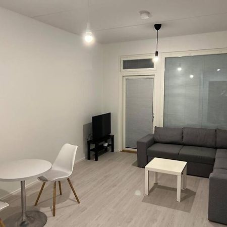 Ihana Huoneisto Juna Aseman Vieressae. Vantaa Esterno foto