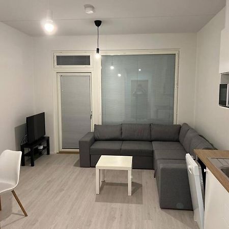 Ihana Huoneisto Juna Aseman Vieressae. Vantaa Esterno foto